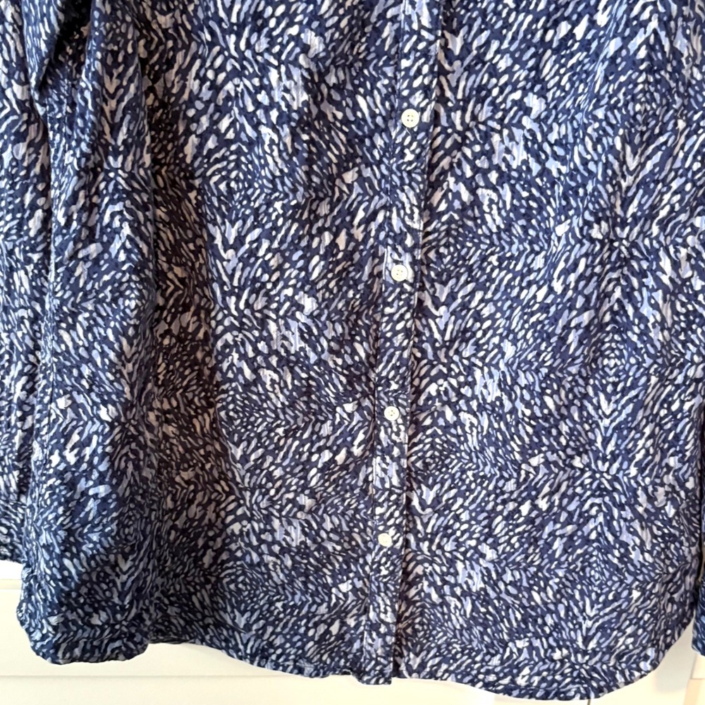 J.‎ McLaughlin Women's Blue Abstract Patterned Button Front Shirt in Size L - Picture 4 of 11